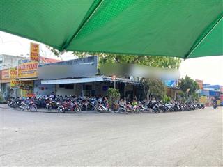 Bán nhà lô góc 2 mt(ngang 7mx11m) gần chợ bình chánh, đang cho thuê kd caffe 30tr/tháng, giá 1,1 tỷ