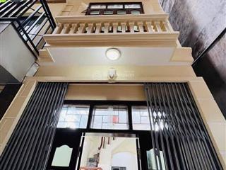 Giá đầu tư  vị trí cực đẹp  20m ra mặt ngõ 211  vài bước chân ra hồ  2 thoáng trước sau