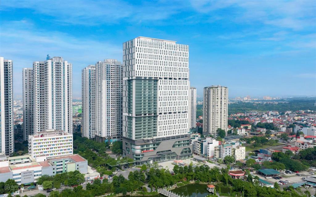Cần bán gấp sàn văn phòng 225m2 tại rox center goldmark city, hồ tùng mậu