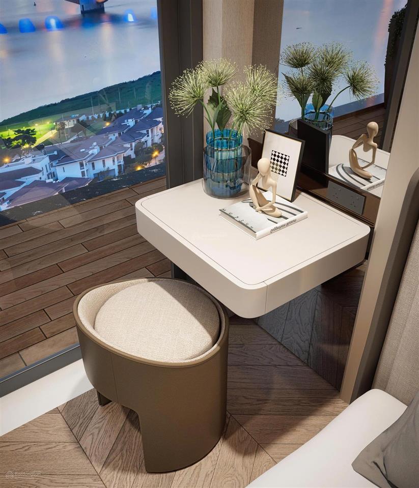 Căn góc l02 mở cửa là thấy cầu rồng bước ra ban công là chạm biển mỹ khê!