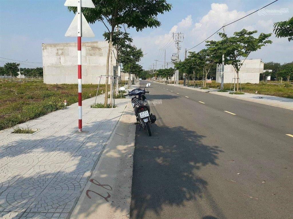 Cần bán gấp khu nhà ở tài lộc ở phường long nguyên tp. hcm