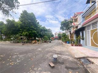 Khu dân cư yên tĩnh  ngã ba dt 743 và nguyễn trãi  dĩ an  87m2  3 tầng  4pn  giá mềm 5 tỷ