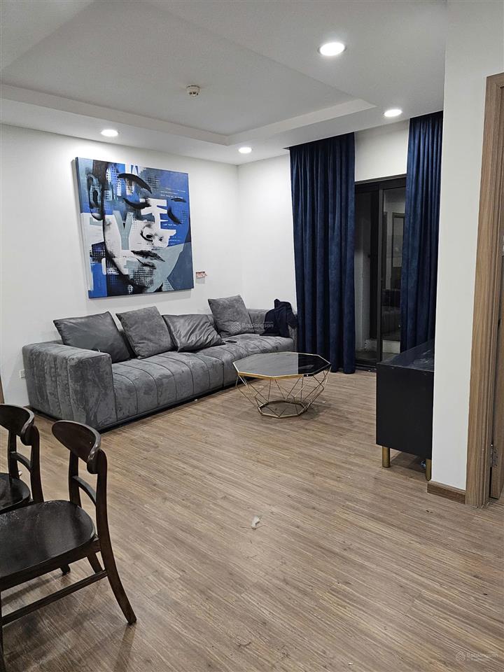 Chính chủ cần bán căn 3n góc 106m2 tầng trung đủ đồ view hồ. giá 6,3 tỷ le grand jardin sài đồng