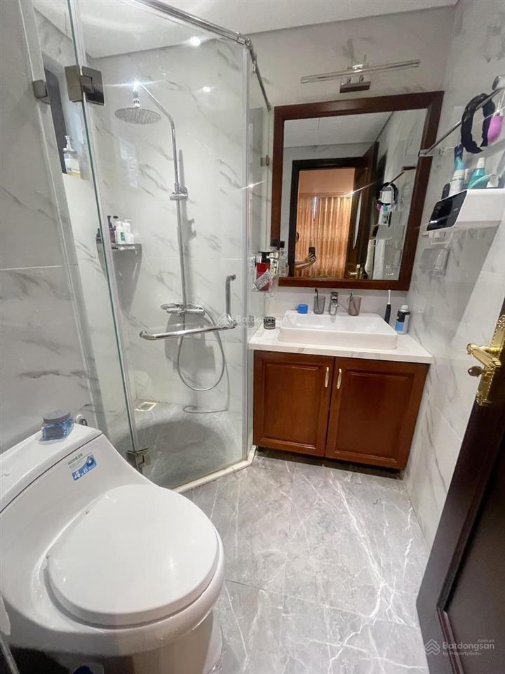 Chính chủ cần cho thuê căn 2n 72m2 tầng trung hướng mát giá 13 triệu/tháng hc golden city