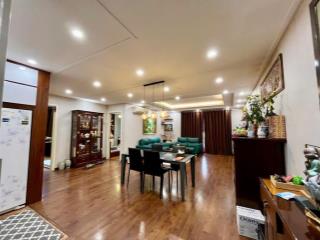 Cần bán gấp căn 3n góc 120m2 toà n03 có vườn treo bc đông nam đủ đồ giá 9,8tỷ berriver long biên