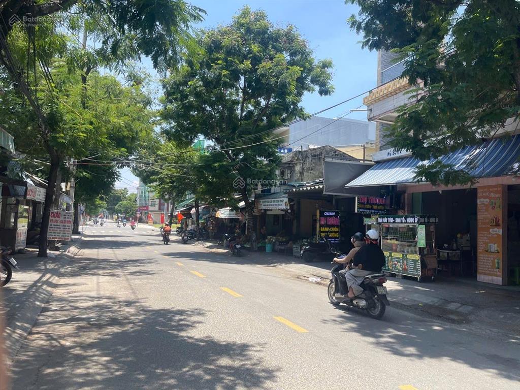 Bán nhà hai tầng mặt tiền nguyễn phan vinh, vị trí đắc địa gần biển