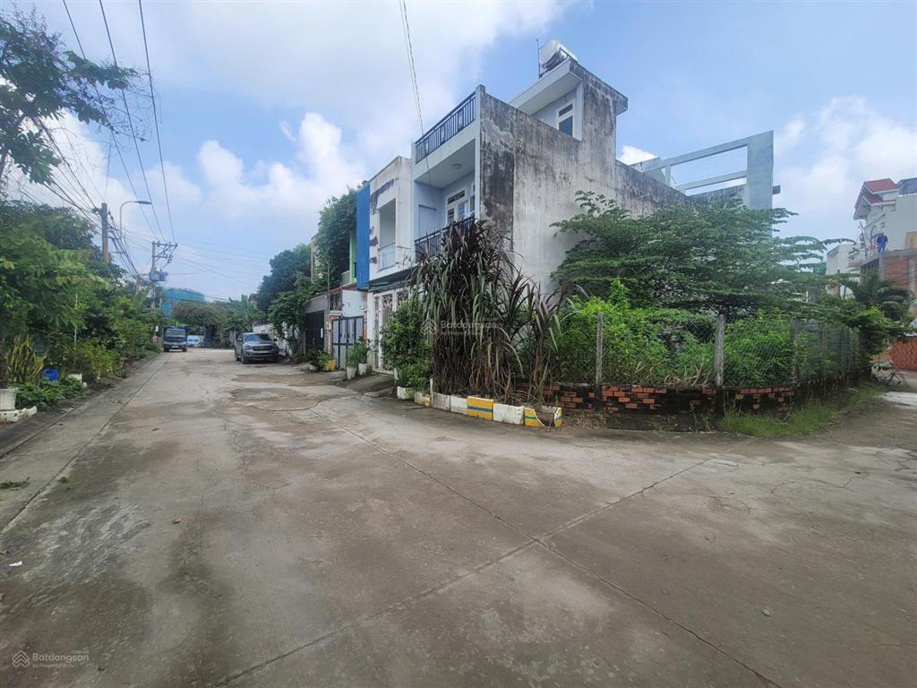 Đất xây tòa nhà văn phòng  góc 2 mặt tiền  gần vinhomes q9