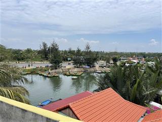 Sup hầm ! lô góc nhà 2 tâng 111m hội an ngay khu du lich rưg dừa 7 mẫu biển cửa đại. gia chi 3t95
