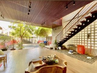 Siêu hót! căn vila 2 tầng 207m2 ngang 7m  mt lê thanh tông hội an đang thuê 15tr/t giá chỉ 8tỷ2