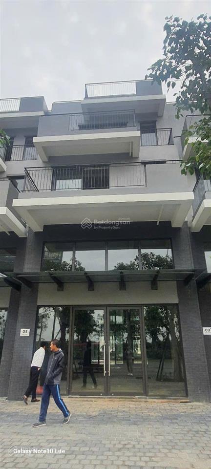 Chính chủ cần bán nhà phố hv05, căn gần góc view sông và công viên. giá thỏa thuận