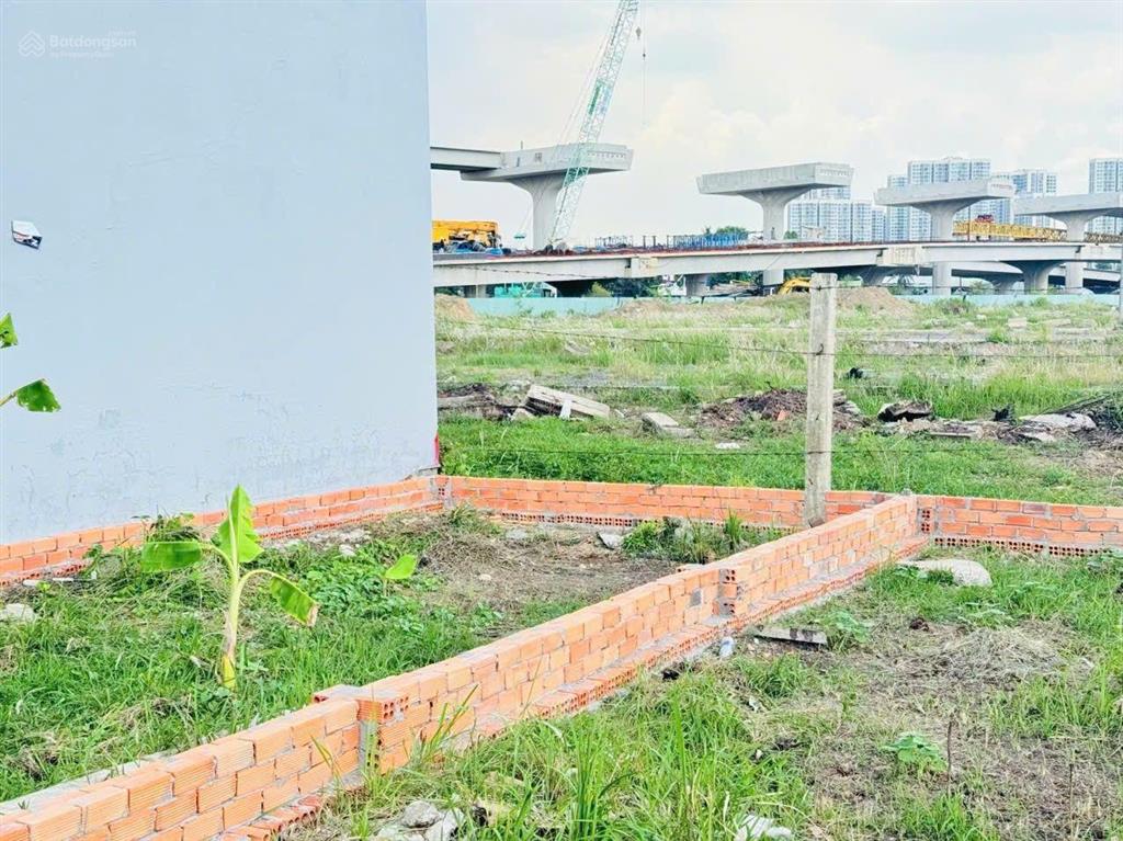 Bán lô đất ngay việt nhân villa nguyễn xiển giá tốt nhất khu vực