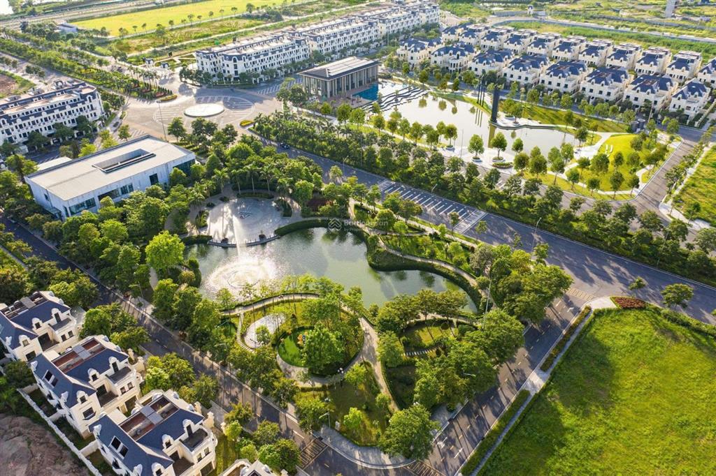 Biệt thự giá 210 triệu/m2. chính chủ cần bán căn 169m tại an lạc green symphony. nhà sẵn nhận ngay.