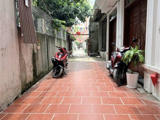 Bán nhà 5 tầng tại hoài đức  hơn 5tỷ. vị trí đắc địa hoài đức