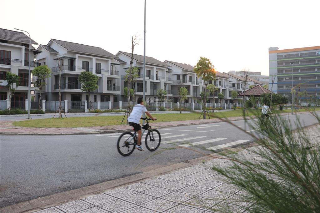 Chính chủ bán shophouse 120 m2 giá nhỉnh 10 tỷ, đô thị chuẩn singapore, nhiều tiện ích,sổ hồng