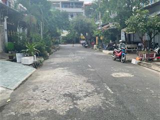 Bán nhà mặt tiền đường d14 phường tây thạnh dt 4,6x23 đúc 1 trệt 1 lửng 1 lầu sân thượng bán 11 tỷ