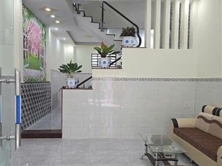 Bán căn nhà 1 trệt , 1 lầu  khu phố 1  thị trấn hốc môn . diện tích  5 x 14 full thổ cư