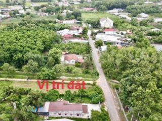 Cần tiền bán nhanh lô đất full thổ 300m2, giá 550 triệu gần kcn trảng bàng, sổ hồng riêng