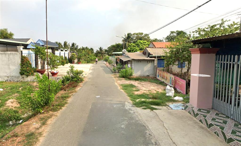 Bán đất 280m2, sẵn 150m2 thổ cư, ngay chợ phước thạnh, sổ hồng riêng