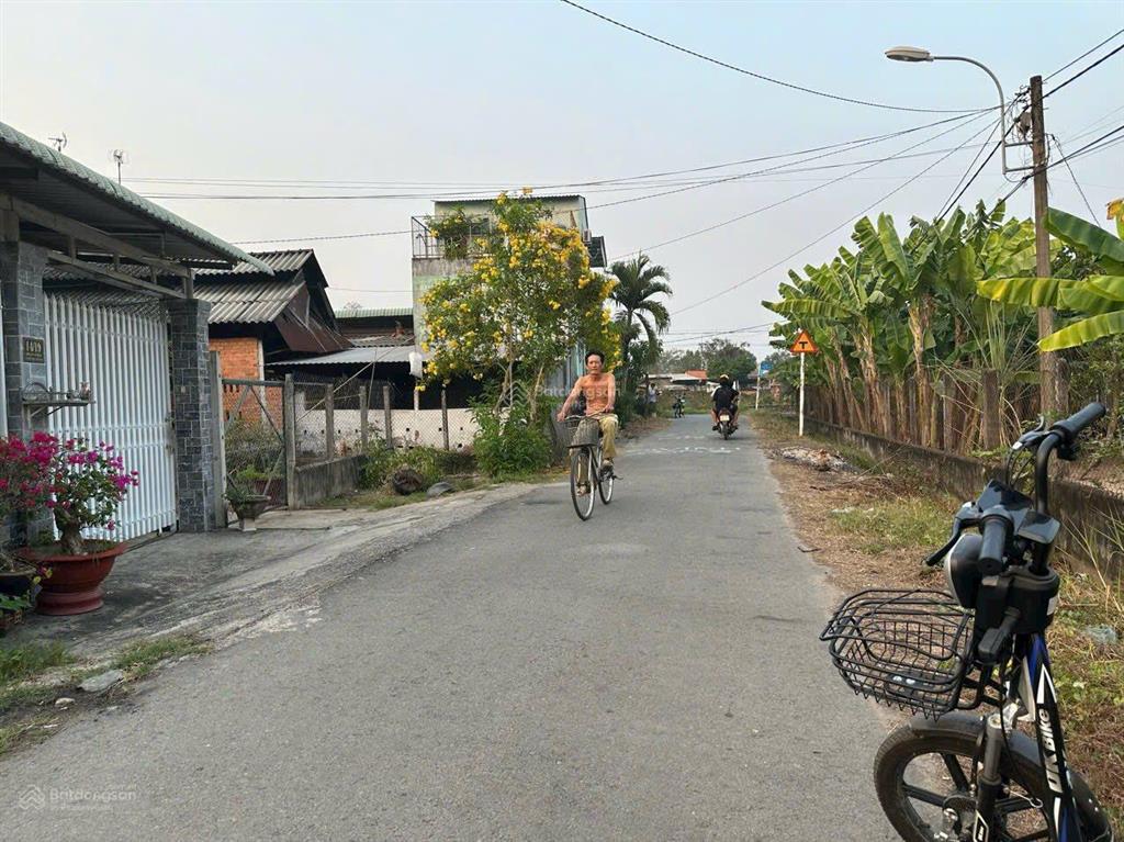 Bán đất 280m2, sẵn 150m2 thổ cư, ngay chợ phước thạnh, sổ hồng riêng