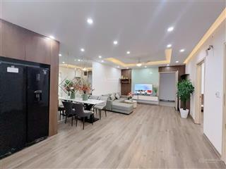 Cần bán căn góc 2 ngủ 80m khu 11 tòa mặt đường cienco5