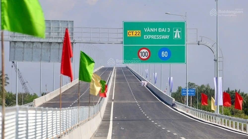 Chủ cần bán lô đất ở vuông vức ngang 15.2mx66.5m đường ô tô 1 sẹc vành đai 3, full hồng giá tốt