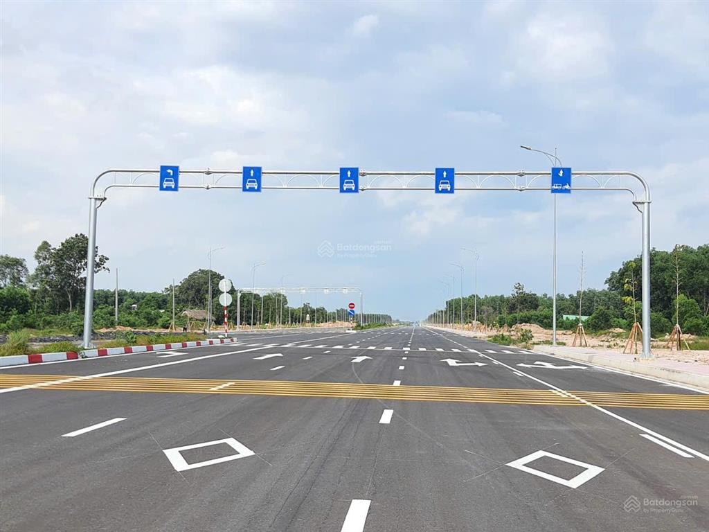 Chủ cần bán lô đất ở vuông vức ngang 15.2mx66.5m đường ô tô 1 sẹc vành đai 3, full hồng giá tốt