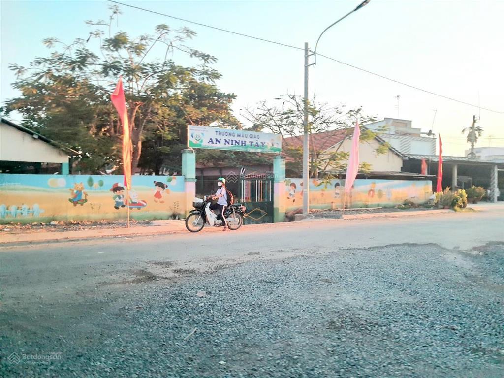 Cần bán gấp lô đất tái định cư 100m², thổ cư 100%, đường nhựa 12m, khu dân cư an ninh, tây ninh