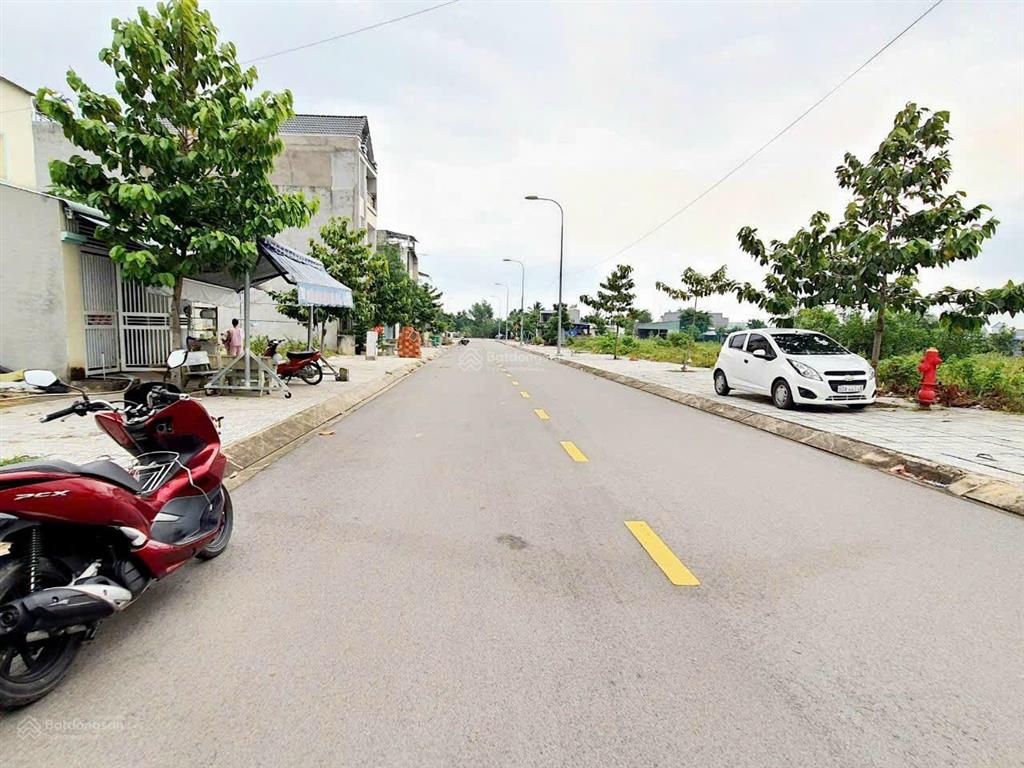 Chủ cần bán mặt tiền trần phú, phước an, nhơn trạch 33.3m x 130m, có sẵn 500m2 thổ cư, giá tốt