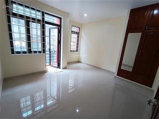 Nhỏ xinh! ngang 4,4  sd 110m2  3 tầng  ở ngay hxh phan văn hân, bt kế quận 1 chỉ 9 tỷ o966547321