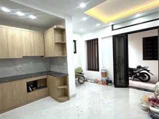 Bán nhà Đội Cấn, Ba Đình, lô góc, ngõ thông, 31m2, 5 tầng, Mt 5m, chỉ 7.7 tỷ