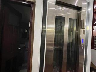 Bán nhà 4 tầng phố quan nhân, thanh xuân, cách 1 nhà ra phố, ô tô trong nhà, kd. 62m, giá 16,6 tỷ