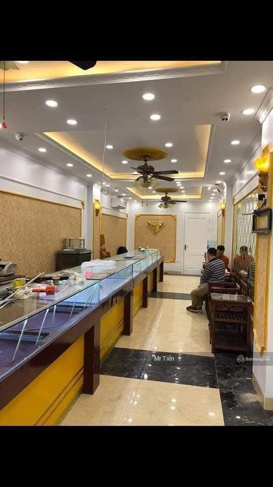 Cần bán hạ chào 1,2 tỷ nhà 4 tầng mp cầu giấy, hà nội vị trí kd siêu đẹp, 45m x 4t, giá 29,8 tỷ