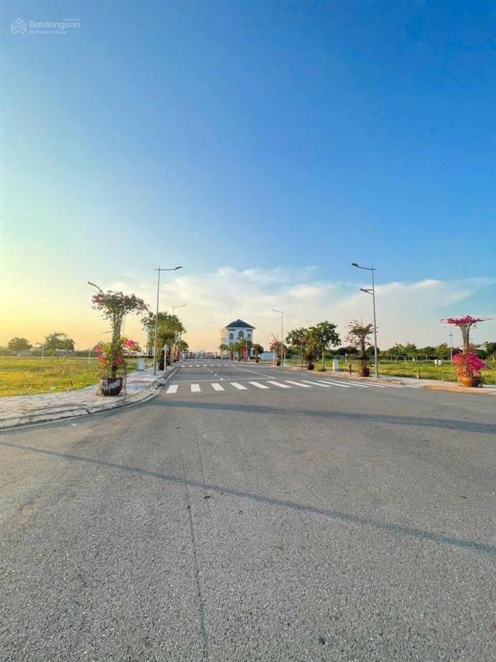 Chính chủ cần đi nước ngoài để lại 1 lô ngay hàng điều 121m2 giá ra đi 2tỷ650 thiện chí bớt lộc.