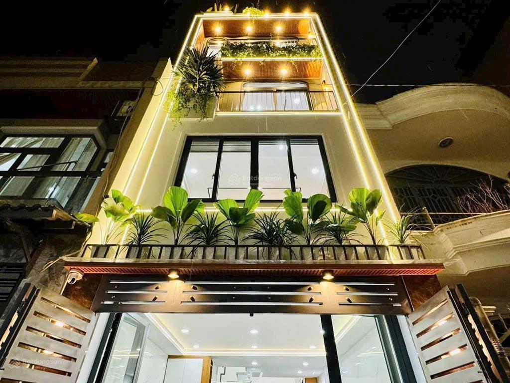Siêu phẩm trung tâm q3 chỉ 3tỷ330tr 53,8m2 trần quang diệu p14