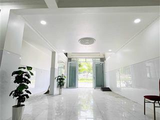 Nhà mặt tiền tô ký, 1t3l sân thượng, 56m nở hậu 8.9m sổ hồng riêng.
