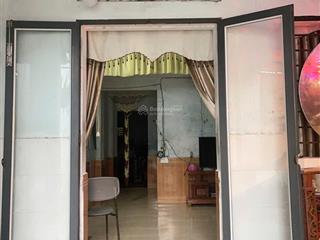 Nhà gác lửng đúc 3 phòng ngủ. kiệt nam cao có phòng ngủ dưới. phòng thờ sân xe dt 77m2 ngang 5m