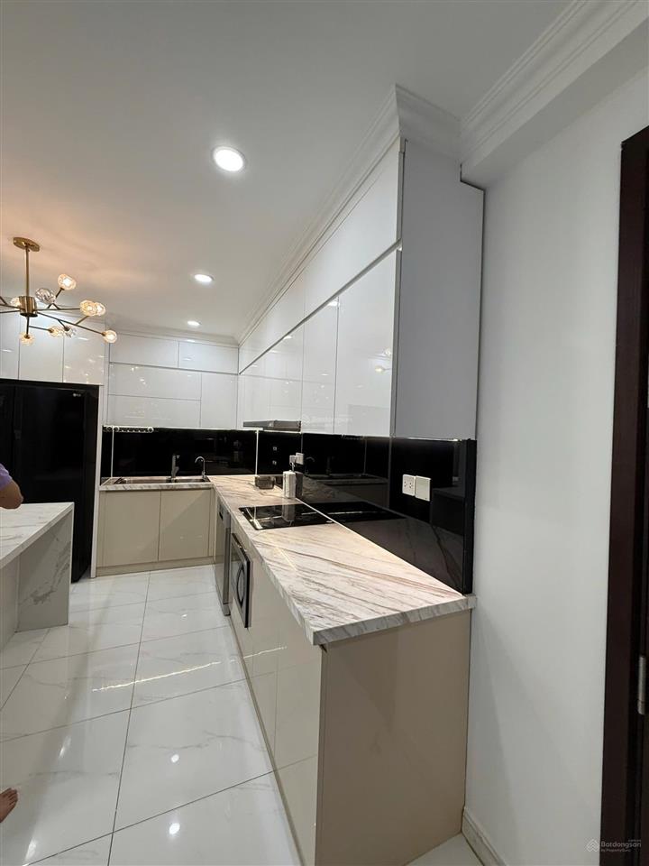 Chỉ từ 18 triệu sở hữu căn hộ 2n 2vs full đồ dcapitale siêu sang.  0329 288 ***