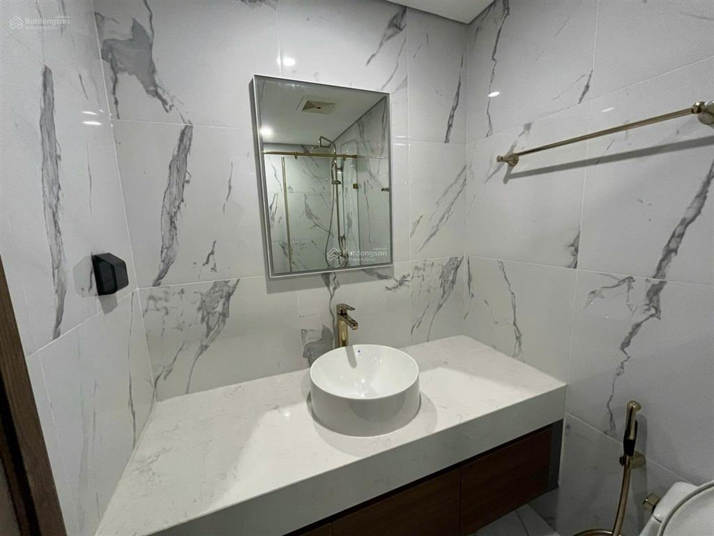 Chính chủ gửi quỹ căn stu1n2n3n dcapitale full đồ, không đồ giá tốt, miễn phí wifi 1 năm