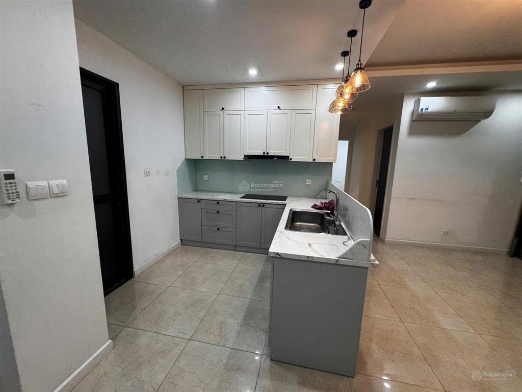 Hàng hiếm cho thuê 3 ngủ đồ cơ bản tại vinhomes d'capitale, trần duy hưng giá chỉ 24 triệu