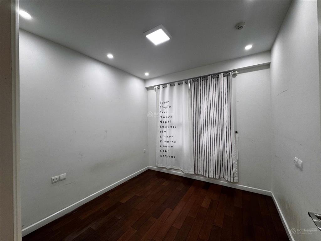 Hàng hiếm cho thuê 3 ngủ đồ cơ bản tại vinhomes d'capitale, trần duy hưng giá chỉ 24 triệu