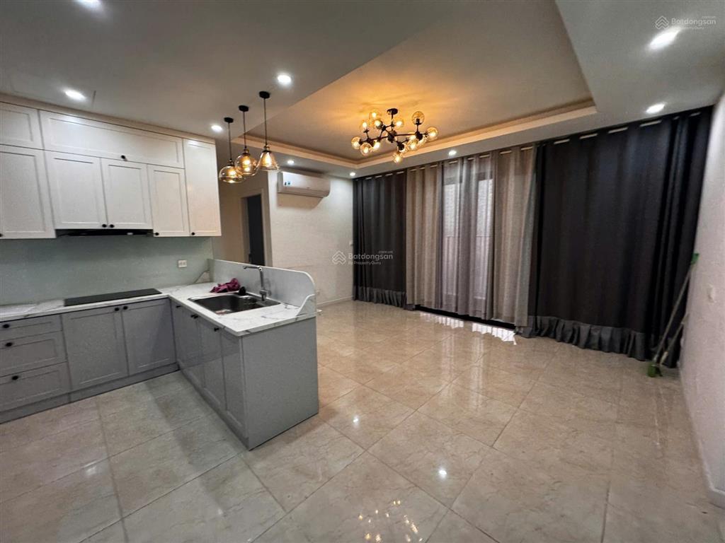 Hàng hiếm cho thuê 3 ngủ đồ cơ bản tại vinhomes d'capitale, trần duy hưng giá chỉ 24 triệu