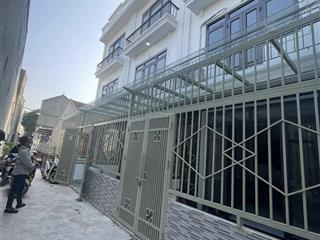 Bán nhà xây mới trung tâm đại thànhquốc oai gần vđ 4, dt rộng 50m*3t, gần ủy ban, trường chợ