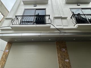 Hơn 4 tỷ chút anh chị sở hữu căn nhà 45m2 ô tô vào nhà ngay sát đại lộ thăng long cách vincom 9km
