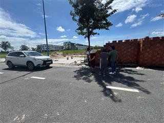 Bán nhà mới xây  trừ văn thố, bàu bàng, bình dương            gía 3 tỷ  0966 777 ***