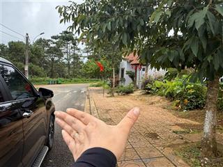 Bán đất diện tích lớn  giá rẻ hơn thị trường vị trí ngay phan chu trinh, trung tâm măng đen