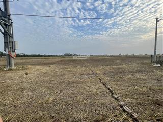 Đất có 300 mét vuông thổ cư, gần khu công nghiệp trần đề, gần siêu cảng nước sâu trần đề, sóc trăng