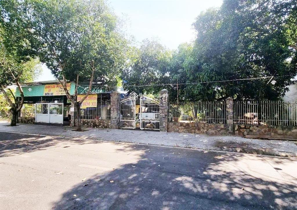 Bán đất (có nhà cổ) số 24 nguyễn trãi, p. bà rịa, tp.hcm