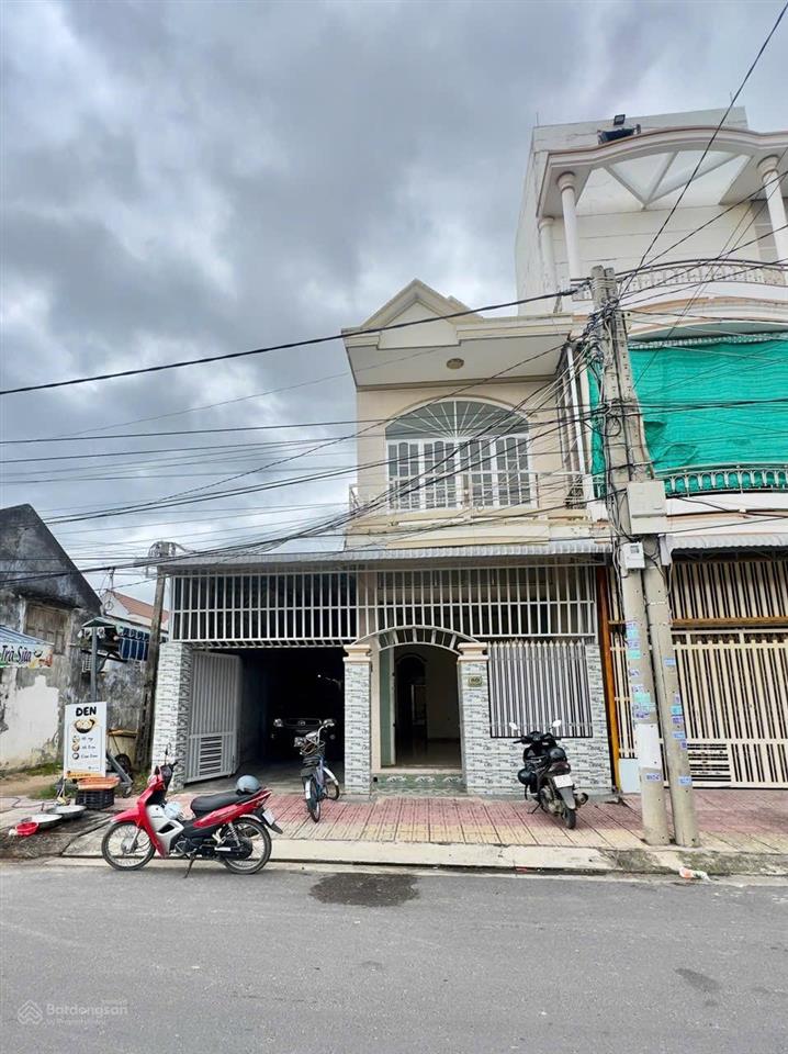 Bán nhà trung tâm thị trấn thị trấn vạn giã, nhà đẹp, giá chỉ 24tr/m2 có sẳn mặt bằng kinh doanh