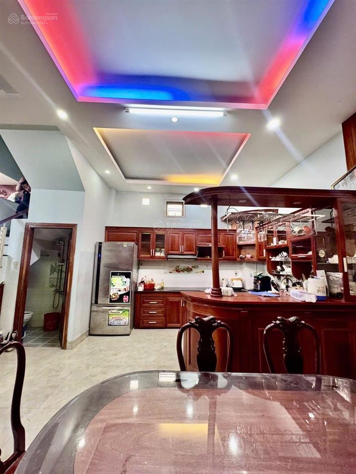 Nhà 3 tầng 113.8m2 góc hai mặt tiền đường số 11, nội thất gỗ cao cấp, view sông sài gòn giá 8.25 tỷ