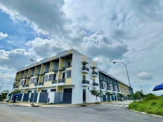 Nhà phố vừa ở vừa làm shophouse chỉ 2 tỷ/căn ngay kcn phước đông dòng tiền đều đặn 15 triệu/tháng